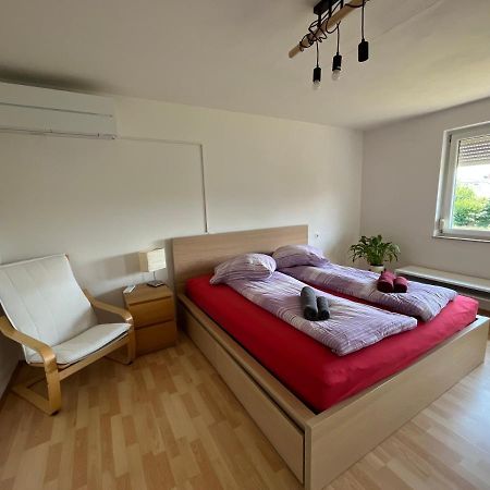 Sonnige 3 Zimmer Wohnung Mit Schoenem Balkon Im Gruenen Reutlingen Eksteriør bilde